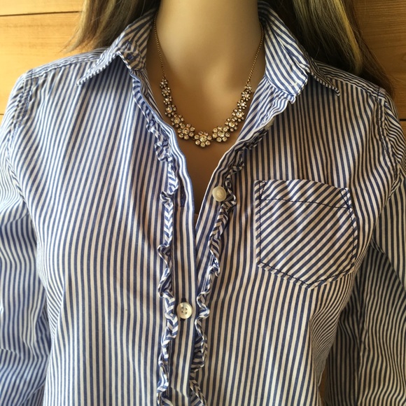 NWOT  SHIRTTAIL HEM PINSTRIPE BLOUSE - Picture 2 of 7